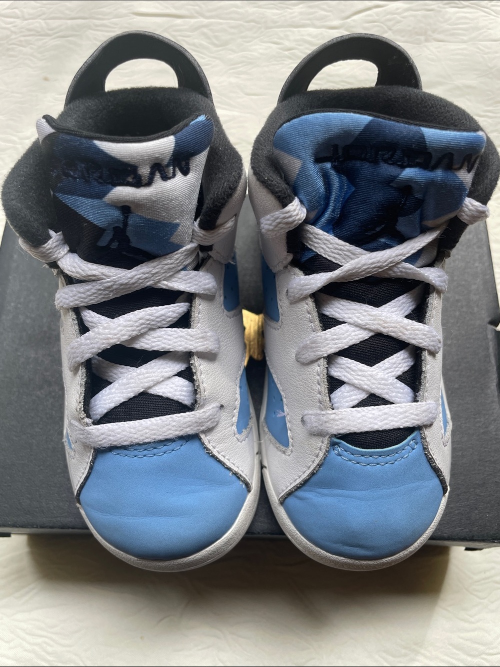 Jordan Retro (TD) university blue/white size 7c- toddler